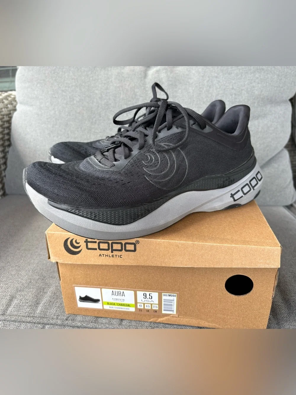 Topo Athletic Aura Running Shoes | Black/ Charcoal | Men’s 9.5 | Road Runner EUC